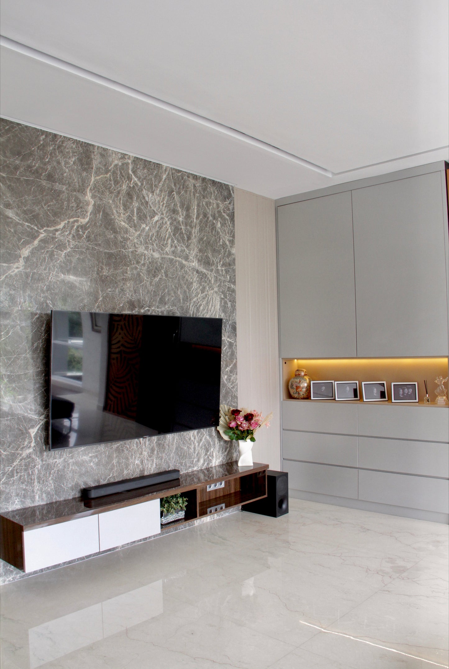 Mrs. F Modern Living Room - P198